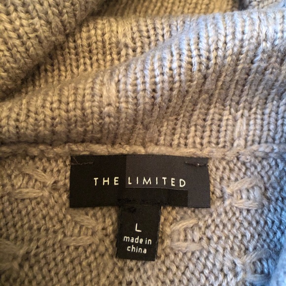 The Limited Armed Poncho Size Large - Picture 7 of 8